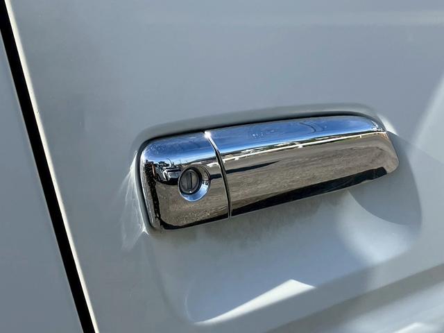 レジアスエースバン ロングスーパーＧＬ　フルフラットベットキッド　フロントエアロ　赤×黒ツートンレザー調シートカバー　ケンウッドナビ　フルセグＴＶ　Ｂｌｕｅｔｏｏｔｈ接続　社外ヘッドライト・テールライト　ＡＵＴＯライト　ＥＴＣ（24枚目）