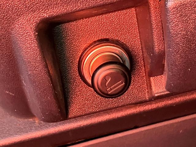 レジアスエースバン ロングスーパーＧＬ　フルフラットベットキッド　フロントエアロ　赤×黒ツートンレザー調シートカバー　ケンウッドナビ　フルセグＴＶ　Ｂｌｕｅｔｏｏｔｈ接続　社外ヘッドライト・テールライト　ＡＵＴＯライト　ＥＴＣ（67枚目）