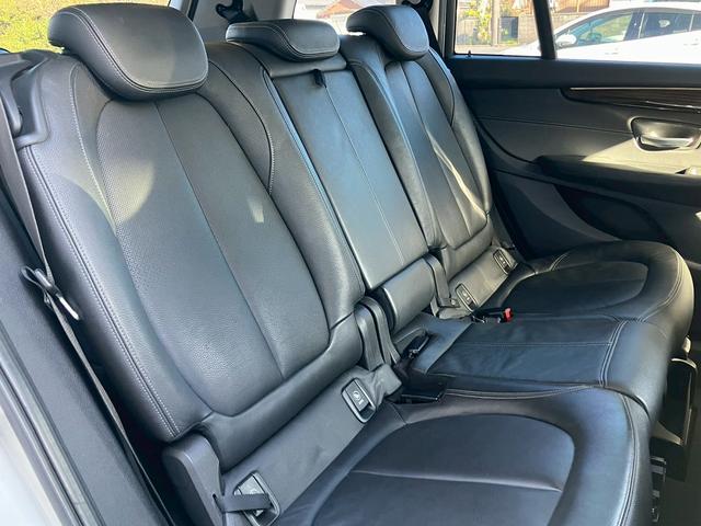 ２シリーズ ２２０ｉグランツアラー　ラグジュアリー　インテリジェントセーフティ　レザーシート　シートヒーター　障害物センサー　パワーシート　純正ナビ　バックカメラ　ＥＴＣ　メモリー付きパワーシート　ＡＵＴＯライト　プッシュスタート　スマートキー（10枚目）