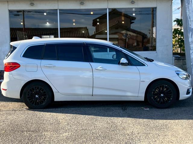 ２シリーズ ２２０ｉグランツアラー　ラグジュアリー　インテリジェントセーフティ　レザーシート　シートヒーター　障害物センサー　パワーシート　純正ナビ　バックカメラ　ＥＴＣ　メモリー付きパワーシート　ＡＵＴＯライト　プッシュスタート　スマートキー（12枚目）