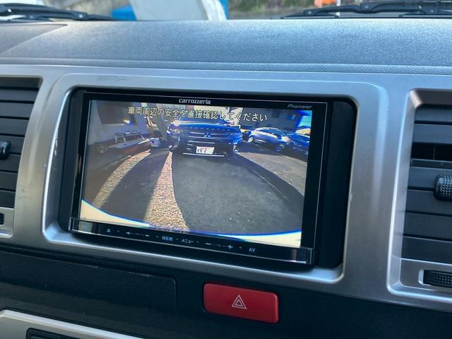 ハイエースバン ロングスーパーＧＬ　社外ナビ　バックカメラ　デジタルインナーミラー型ドラレコ　小窓付き　レザー調シートカバー　ＥＴＣ　両側スライドドア　マッドフラップ　Ｂｌｕｅｔｏｏｔｈ接続可　ターボ　ホワイトパールクリスタルシャイン（4枚目）