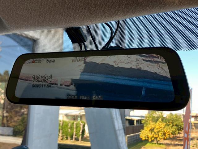 ハイエースバン ロングスーパーＧＬ　社外ナビ　バックカメラ　デジタルインナーミラー型ドラレコ　小窓付き　レザー調シートカバー　ＥＴＣ　両側スライドドア　マッドフラップ　Ｂｌｕｅｔｏｏｔｈ接続可　ターボ　ホワイトパールクリスタルシャイン（5枚目）