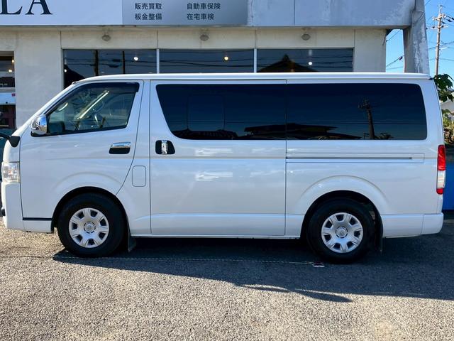 ハイエースバン ロングスーパーＧＬ　社外ナビ　バックカメラ　デジタルインナーミラー型ドラレコ　小窓付き　レザー調シートカバー　ＥＴＣ　両側スライドドア　マッドフラップ　Ｂｌｕｅｔｏｏｔｈ接続可　ターボ　ホワイトパールクリスタルシャイン（13枚目）