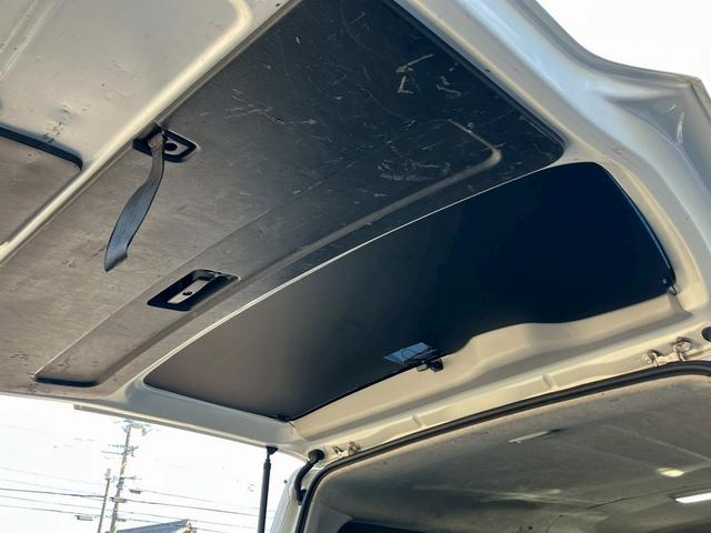 ハイエースバン ロングスーパーＧＬ　社外ナビ　バックカメラ　デジタルインナーミラー型ドラレコ　小窓付き　レザー調シートカバー　ＥＴＣ　両側スライドドア　マッドフラップ　Ｂｌｕｅｔｏｏｔｈ接続可　ターボ　ホワイトパールクリスタルシャイン（44枚目）