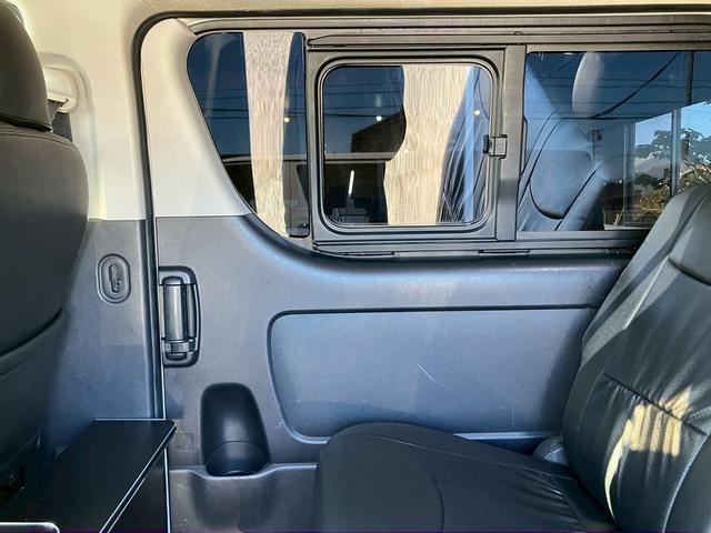 ハイエースバン ロングスーパーＧＬ　社外ナビ　バックカメラ　デジタルインナーミラー型ドラレコ　小窓付き　レザー調シートカバー　ＥＴＣ　両側スライドドア　マッドフラップ　Ｂｌｕｅｔｏｏｔｈ接続可　ターボ　ホワイトパールクリスタルシャイン（46枚目）