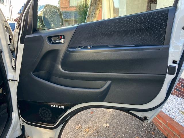 ハイエースバン ロングスーパーＧＬ　社外ナビ　バックカメラ　デジタルインナーミラー型ドラレコ　小窓付き　レザー調シートカバー　ＥＴＣ　両側スライドドア　マッドフラップ　Ｂｌｕｅｔｏｏｔｈ接続可　ターボ　ホワイトパールクリスタルシャイン（47枚目）