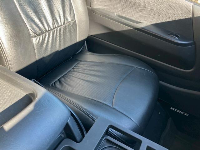 ハイエースバン ロングスーパーＧＬ　社外ナビ　バックカメラ　デジタルインナーミラー型ドラレコ　小窓付き　レザー調シートカバー　ＥＴＣ　両側スライドドア　マッドフラップ　Ｂｌｕｅｔｏｏｔｈ接続可　ターボ　ホワイトパールクリスタルシャイン（60枚目）