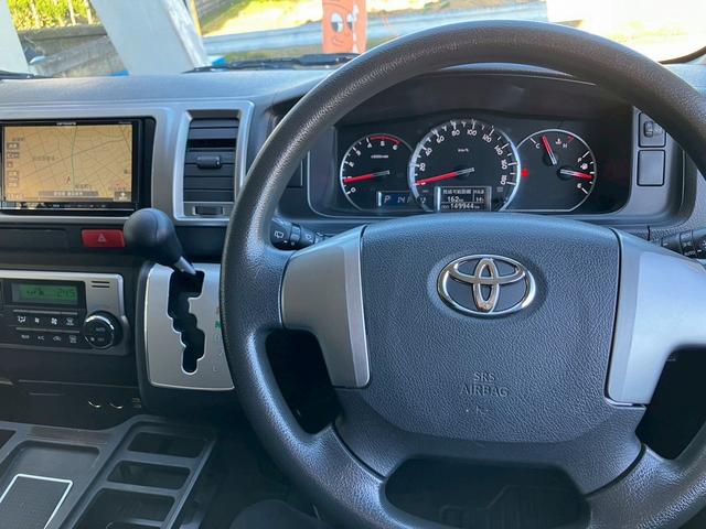 ハイエースバン ロングスーパーＧＬ　社外ナビ　バックカメラ　デジタルインナーミラー型ドラレコ　小窓付き　レザー調シートカバー　ＥＴＣ　両側スライドドア　マッドフラップ　Ｂｌｕｅｔｏｏｔｈ接続可　ターボ　ホワイトパールクリスタルシャイン（62枚目）