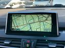【純正ナビ】装備です！Ｂｌｕｅｔｏｏｔｈオーディオ接続、ＤＶＤ再生など多彩な機能を併せ持っており、インパネ周りがすっきりしてますね！