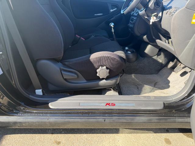 ヴィッツ RS 1.5 RS 純正5速 3ドア ETC MOMOハンドル クイックステアリングホイール(19枚目)