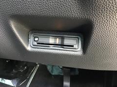 今では必需品のＥＴＣも付いております。高速道路での出入りもスムーズ。渋滞緩和にもなりエコにも繋がります。 4