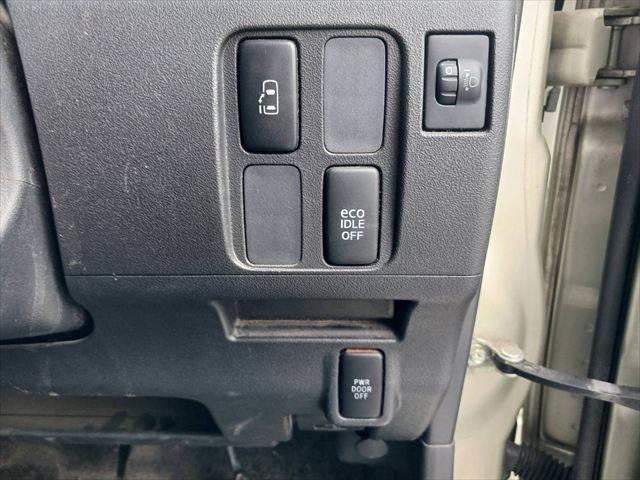 タント Ｇスペシャル　ユーザー買取車　純正ナビ　パワースライドドア　ＨＩＤヘッドライト　キーレス　禁煙車　ＥＴＣ　純正１４インチアルミホイール　パワーウィンドウ　パワーステアリング　電動格納ミラー（32枚目）