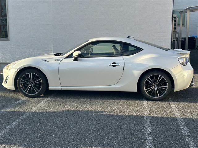 86 GTリミテッド 純正SDナビ シートヒーター バックカメラ オートエアコン 禁煙車 HIDヘッドライト ETC 純正17インチアルミホイール スマートキー 盗難防止装置 CDチェンジャー DVD再生(18枚目)