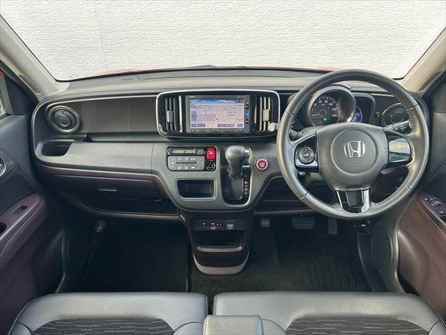 N-ONE プレミアム 純正ナビ バックカメラ 禁煙車 Bluetooth フルセグTV ETC HIDヘッドライト 純正14インチアルミホイール ベンチシート ドライブレコーダー スマートキー(3枚目)