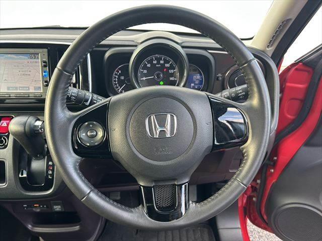 N-ONE プレミアム 純正ナビ バックカメラ 禁煙車 Bluetooth フルセグTV ETC HIDヘッドライト 純正14インチアルミホイール ベンチシート ドライブレコーダー スマートキー(9枚目)