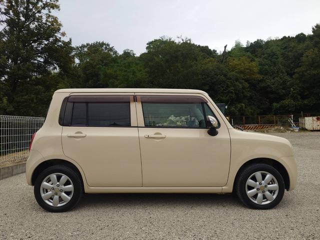 アルトラパン Ｘ　スマートキー２個完備　プッシュスタート　新品アイボリー革調シートカバー付き　ＣＤオーディオ　ＥＴＣ車載器　車検Ｒ８年２月　９８，６２２ｋｍ　タイミングチェーン車（5枚目）