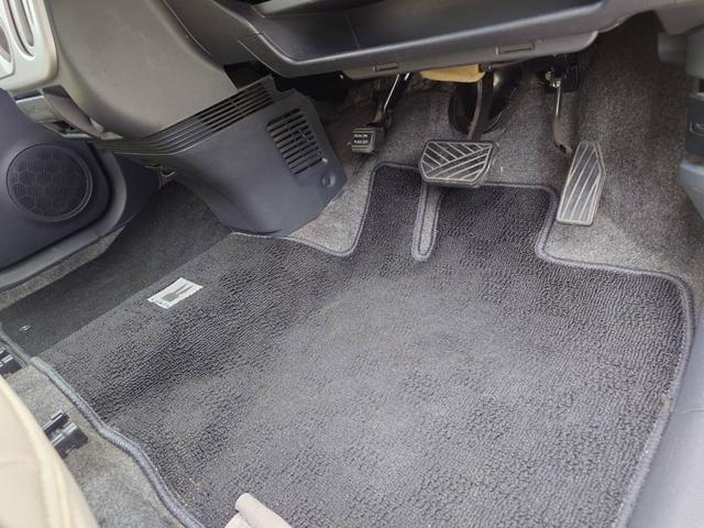 アルトラパン Ｘ　スマートキー２個完備　プッシュスタート　新品アイボリー革調シートカバー付き　ＣＤオーディオ　ＥＴＣ車載器　車検Ｒ８年２月　９８，６２２ｋｍ　タイミングチェーン車（24枚目）