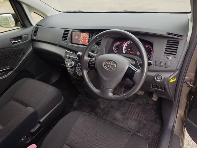 アイシス プラタナ Vセレクション 7人乗り/スマートキー/両側電動パワースライドドア/フルセグTV/HDDナビ/バックカメラ/ETC/前後カメラドラレコ/ETC/HIDヘッド/禁煙車/車検R8年11月(14枚目)