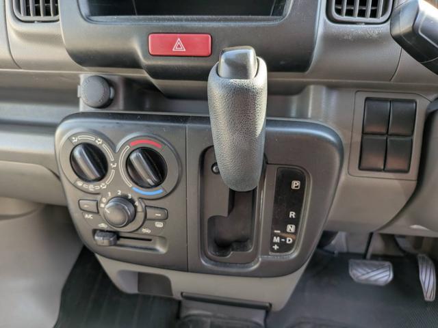 エブリイ ＰＡ　５速ＡＴ／エアコン／パワステ／キーレス／ＲＳ－Ｒローダウン／１５インチスポーツホイール＆新品タイヤ／２ＷＤ／車検Ｒ９年１１月／禁煙車／リヤ５面ミラーフィルム／禁煙車／取説完備（16枚目）