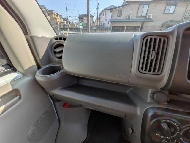 エブリイ ＰＡ　５速ＡＴ／エアコン／パワステ／キーレス／ＲＳ－Ｒローダウン／１５インチスポーツホイール＆新品タイヤ／２ＷＤ／車検Ｒ９年１１月／禁煙車／リヤ５面ミラーフィルム／禁煙車／取説完備（21枚目）