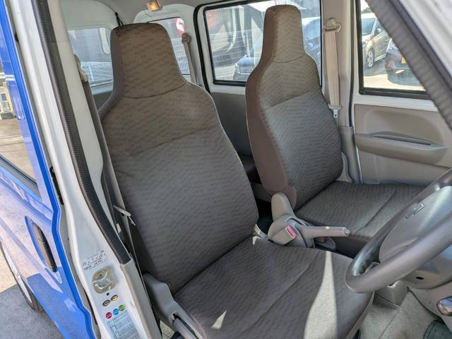 エブリイ ＰＡ　５速ＡＴ／エアコン／パワステ／キーレス／ＲＳ－Ｒローダウン／１５インチスポーツホイール＆新品タイヤ／２ＷＤ／車検Ｒ９年１１月／禁煙車／リヤ５面ミラーフィルム／禁煙車／取説完備（26枚目）