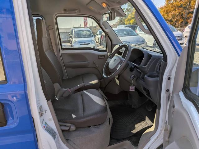 エブリイ ＰＡ　５速ＡＴ／エアコン／パワステ／キーレス／ＲＳ－Ｒローダウン／１５インチスポーツホイール＆新品タイヤ／２ＷＤ／車検Ｒ９年１１月／禁煙車／リヤ５面ミラーフィルム／禁煙車／取説完備（27枚目）