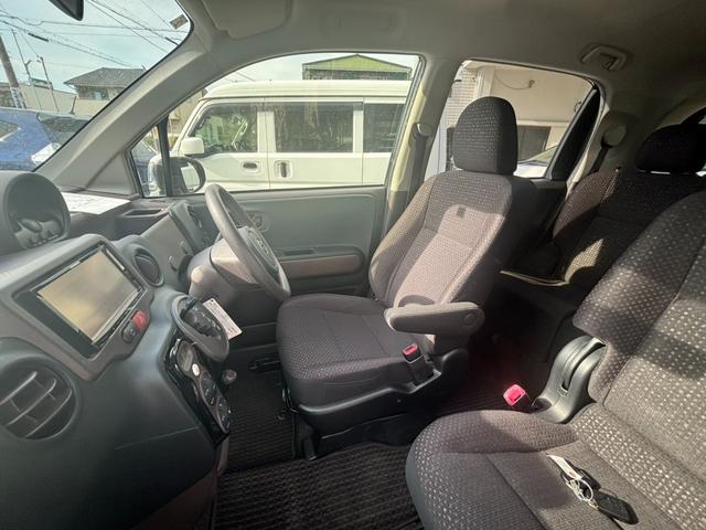 スペイド F プレミア延長保証ブロンズプラン1年走行無制限保証 電動スライドドア 車検整備付 ナビ バックカメラ ETC プッシュスタート スマートキー オートエアコン ウォークスルー アイドリングストップ(8枚目)