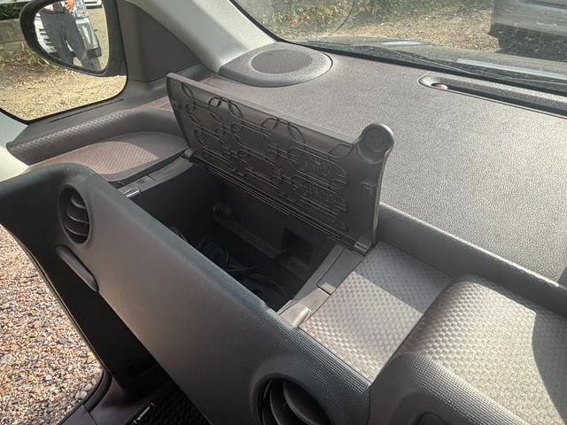 スペイド F プレミア延長保証ブロンズプラン1年走行無制限保証 電動スライドドア 車検整備付 ナビ バックカメラ ETC プッシュスタート スマートキー オートエアコン ウォークスルー アイドリングストップ(18枚目)