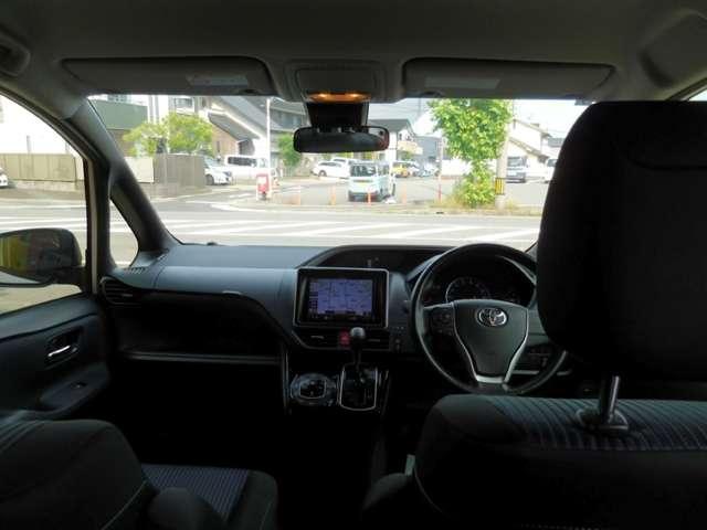 ヴォクシー ZS 煌II ETC 社外8インチナビフルセグ レーンアシスト 衝突被害軽減システム 両側電動スライドドア オートマチックハイビーム LEDヘッドランプ スマートキー アイドリングストップ 3列シート CVT(2枚目)