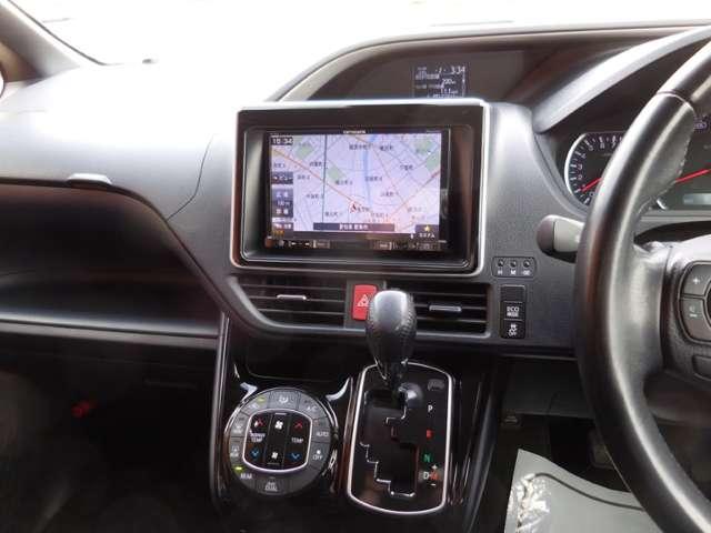 ヴォクシー ZS 煌II ETC 社外8インチナビフルセグ レーンアシスト 衝突被害軽減システム 両側電動スライドドア オートマチックハイビーム LEDヘッドランプ スマートキー アイドリングストップ 3列シート CVT(4枚目)