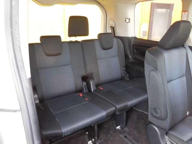 ヴォクシー ZS 煌II ETC 社外8インチナビフルセグ レーンアシスト 衝突被害軽減システム 両側電動スライドドア オートマチックハイビーム LEDヘッドランプ スマートキー アイドリングストップ 3列シート CVT(9枚目)