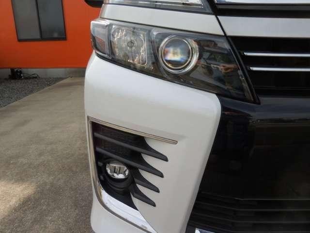 ヴォクシー ZS 煌II ETC 社外8インチナビフルセグ レーンアシスト 衝突被害軽減システム 両側電動スライドドア オートマチックハイビーム LEDヘッドランプ スマートキー アイドリングストップ 3列シート CVT(23枚目)