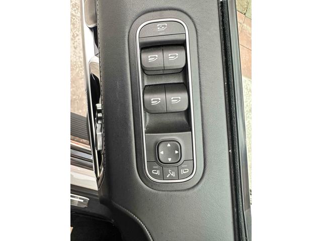 Ｇクラス Ｇ６３　ＡＭＧレザーエクスクルーシブパッケージ　４ＷＤ　ドライブレコーダー　ＥＴＣ　クリアランスソナー　オートクルーズコントロール　レーンアシスト　パワーシート　サンルーフ　オートライト　アルミホイール　スマートキー　アイドリングストップ（11枚目）