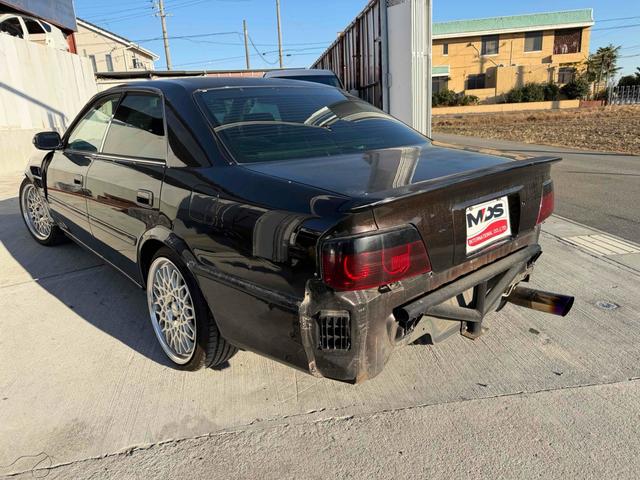 チェイサー ツアラーＶ　ＥＴＣ　アルミホイール　ＭＴ　ＣＤ　エアコン　パワーウィンドウ（5枚目）