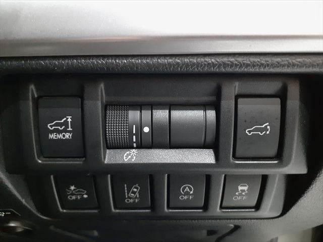 レガシィアウトバック リミテッド　本革シート　サンルーフ　純正ＳＤナビ　パワーシート　ルーフレール　禁煙車　バックカメラ　フルセグＴＶ　レーダークルーズコントロール　衝突軽減ブレーキ　ＬＥＤヘッドライト　ＥＴＣ　Ｂｌｕｅｔｏｏｔｈ対応（45枚目）