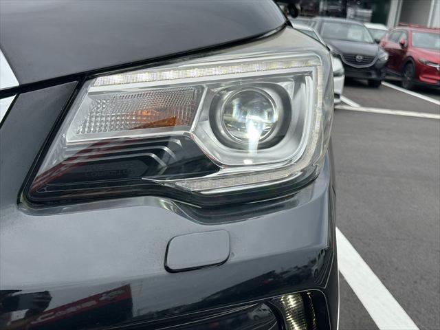 フォレスター Ｓ－リミテッド　４ＷＤ　アイサイト　禁煙車　純正ＳＤナビ　レーダークルーズコントロール　バックカメラ　本革シート　ＬＥＤヘッドライト　フルセグ　Ｂｌｕｅｔｏｏｔｈ　衝突軽減ブレーキ　ＥＴＣ　クリアランスソナー　ＢＳＭ（10枚目）
