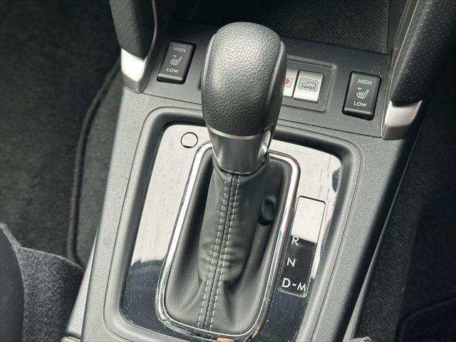 フォレスター Ｓ－リミテッド　４ＷＤ　アイサイト　禁煙車　純正ＳＤナビ　レーダークルーズコントロール　バックカメラ　本革シート　ＬＥＤヘッドライト　フルセグ　Ｂｌｕｅｔｏｏｔｈ　衝突軽減ブレーキ　ＥＴＣ　クリアランスソナー　ＢＳＭ（32枚目）