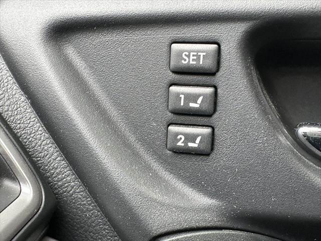 フォレスター Ｓ－リミテッド　４ＷＤ　アイサイト　禁煙車　純正ＳＤナビ　レーダークルーズコントロール　バックカメラ　本革シート　ＬＥＤヘッドライト　フルセグ　Ｂｌｕｅｔｏｏｔｈ　衝突軽減ブレーキ　ＥＴＣ　クリアランスソナー　ＢＳＭ（45枚目）