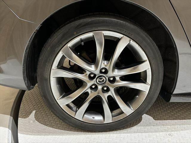 アテンザセダン ２５Ｓ　Ｌパッケージ　黒革　シートヒーター　マツダスピードエアロ　純正ＳＤナビ　レーダークルーズコントロール　パワーシート　禁煙車　バックカメラ　フルセグＴＶ　Ｂｌｕｅｔｏｏｔｈ　衝突軽減ブレーキ　クリアランスソナー（27枚目）