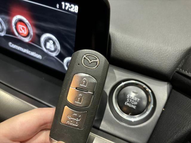 アテンザセダン ２５Ｓ　Ｌパッケージ　黒革　シートヒーター　マツダスピードエアロ　純正ＳＤナビ　レーダークルーズコントロール　パワーシート　禁煙車　バックカメラ　フルセグＴＶ　Ｂｌｕｅｔｏｏｔｈ　衝突軽減ブレーキ　クリアランスソナー（41枚目）
