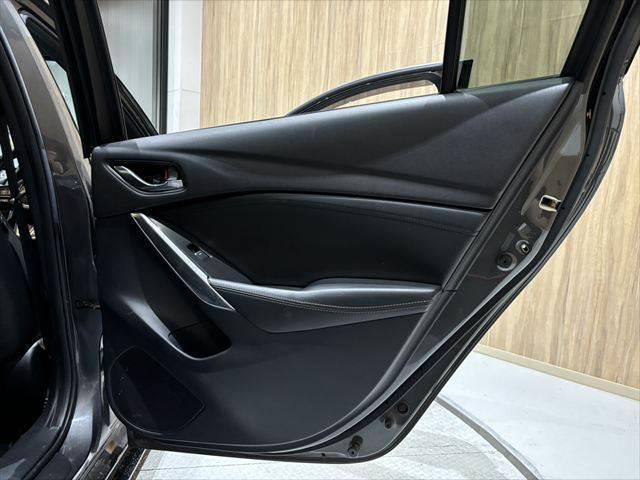 アテンザセダン ２５Ｓ　Ｌパッケージ　黒革　シートヒーター　マツダスピードエアロ　純正ＳＤナビ　レーダークルーズコントロール　パワーシート　禁煙車　バックカメラ　フルセグＴＶ　Ｂｌｕｅｔｏｏｔｈ　衝突軽減ブレーキ　クリアランスソナー（56枚目）