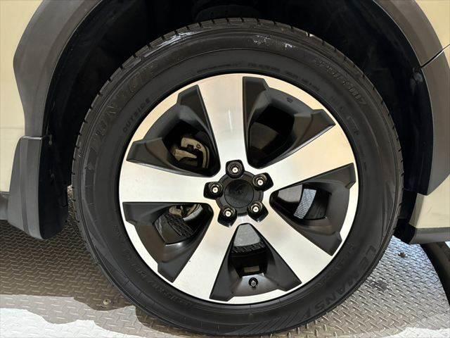 ＸＶハイブリッド ２．０ｉ－Ｌ　アイサイト　４ＷＤ　純正ＳＤナビ　バックカメラ　レーダークルーズコントロール　衝突軽減ブレーキ　パワーシート　ＥＴＣ　ブルートゥース　フルセグＴＶ　ＥＴＣ　ＭＴモード付　純正１７インチアルミホイール　スマートキー（14枚目）