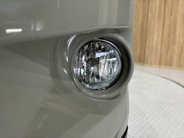 ＸＶハイブリッド ２．０ｉ－Ｌ　アイサイト　４ＷＤ　純正ＳＤナビ　バックカメラ　レーダークルーズコントロール　衝突軽減ブレーキ　パワーシート　ＥＴＣ　ブルートゥース　フルセグＴＶ　ＥＴＣ　ＭＴモード付　純正１７インチアルミホイール　スマートキー（25枚目）