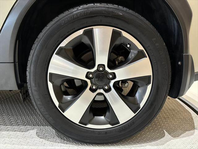 ＸＶハイブリッド ２．０ｉ－Ｌ　アイサイト　４ＷＤ　純正ＳＤナビ　バックカメラ　レーダークルーズコントロール　衝突軽減ブレーキ　パワーシート　ＥＴＣ　ブルートゥース　フルセグＴＶ　ＥＴＣ　ＭＴモード付　純正１７インチアルミホイール　スマートキー（29枚目）