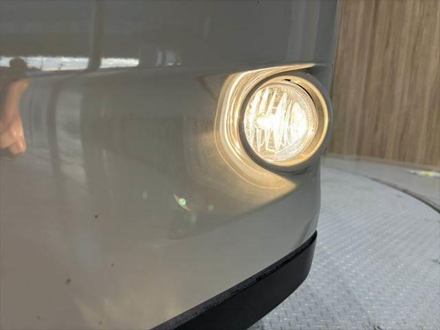 ＸＶハイブリッド ２．０ｉ－Ｌ　アイサイト　４ＷＤ　純正ＳＤナビ　バックカメラ　レーダークルーズコントロール　衝突軽減ブレーキ　パワーシート　ＥＴＣ　ブルートゥース　フルセグＴＶ　ＥＴＣ　ＭＴモード付　純正１７インチアルミホイール　スマートキー（32枚目）