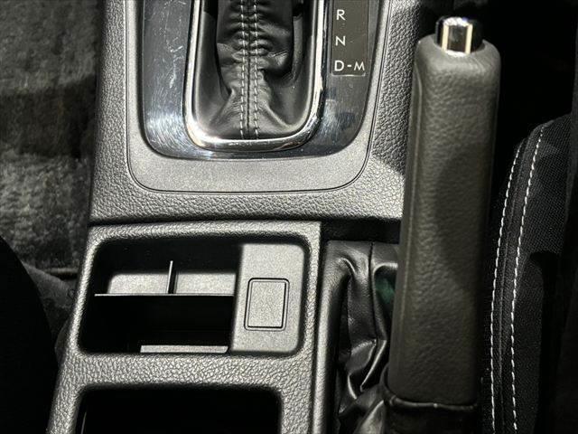 ＸＶハイブリッド ２．０ｉ－Ｌ　アイサイト　４ＷＤ　純正ＳＤナビ　バックカメラ　レーダークルーズコントロール　衝突軽減ブレーキ　パワーシート　ＥＴＣ　ブルートゥース　フルセグＴＶ　ＥＴＣ　ＭＴモード付　純正１７インチアルミホイール　スマートキー（37枚目）