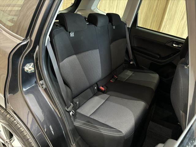 フォレスター 2.0i 6速MTシフト バックカメラ 純正SDナビ Bluetooth対応 禁煙車 USBポート フルセグ LEDヘッドライト ETC 禁煙車 4WD 電動格納ミラー キーレス 純正17インチアルミホイール(9枚目)