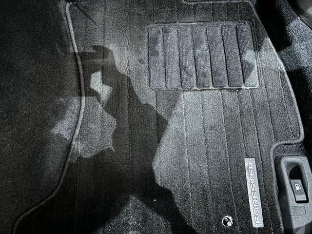 フォレスター 2.0i 6速MTシフト バックカメラ 純正SDナビ Bluetooth対応 禁煙車 USBポート フルセグ LEDヘッドライト ETC 禁煙車 4WD 電動格納ミラー キーレス 純正17インチアルミホイール(39枚目)