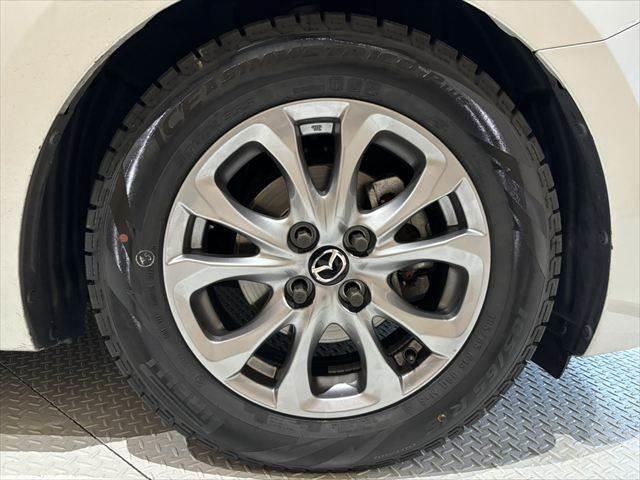 MAZDA2 15Sプロアクティブ 純正SDナビ 全周囲カメラ フルセグTV 純正15インチAW 禁煙車 シートヒーター LEDヘッドライト 6速MT スマートキー コーナーセンサー 盗難防止装置 ワンオーナー 電動格納ミラー(13枚目)