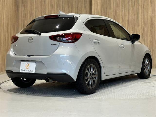 MAZDA2 15Sプロアクティブ 純正SDナビ 全周囲カメラ フルセグTV 純正15インチAW 禁煙車 シートヒーター LEDヘッドライト 6速MT スマートキー コーナーセンサー 盗難防止装置 ワンオーナー 電動格納ミラー(17枚目)